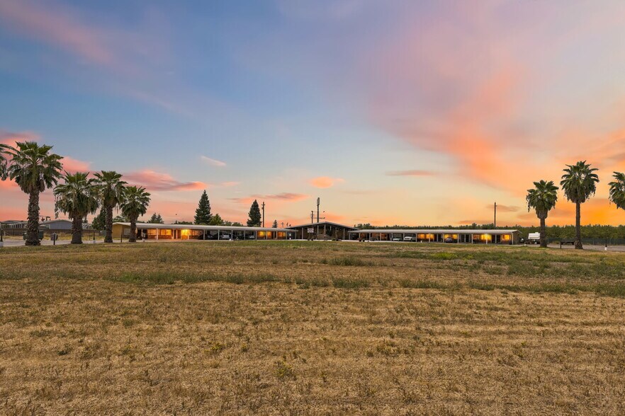 More Photos Of 4930 W County Rd, Dunnigan Hotel For Sale