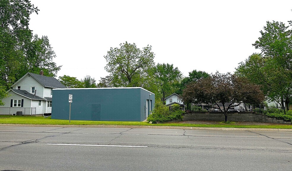 More Photos Of 536 N Beech St, Lansing Self Storage For Sale