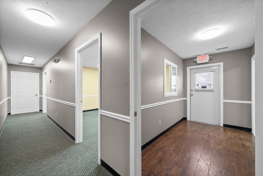 More Photos Of 1799 Alpine Dr, Clarksville Warehouse For Lease
