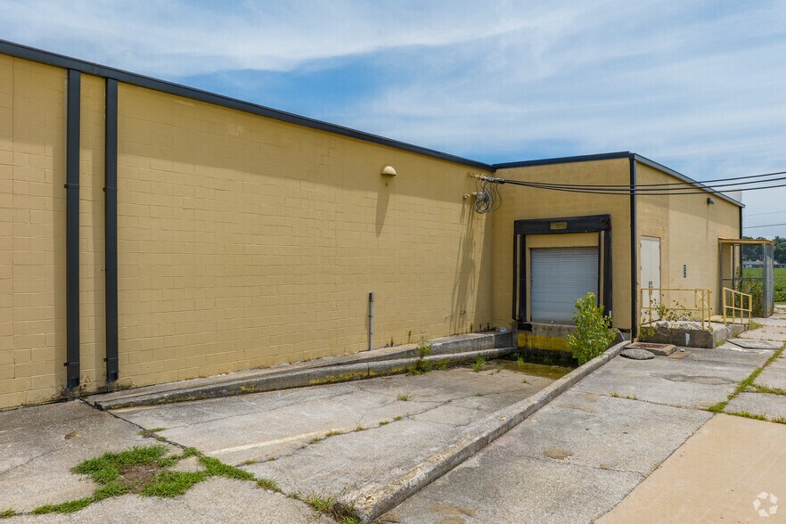 More Photos Of 1100 MO Hwy 84 W, Caruthersville Freestanding For Sale