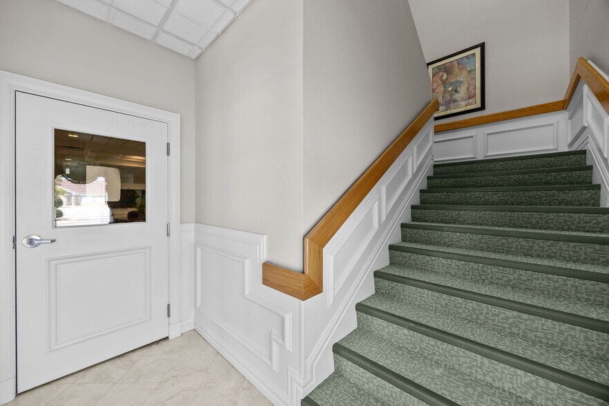 More Photos Of 8468 Caratoke Hwy, Powells Point Bank For Lease