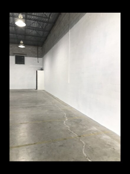 More Photos Of 801-825 SW Enterprise Way, Stuart Warehouse For Lease