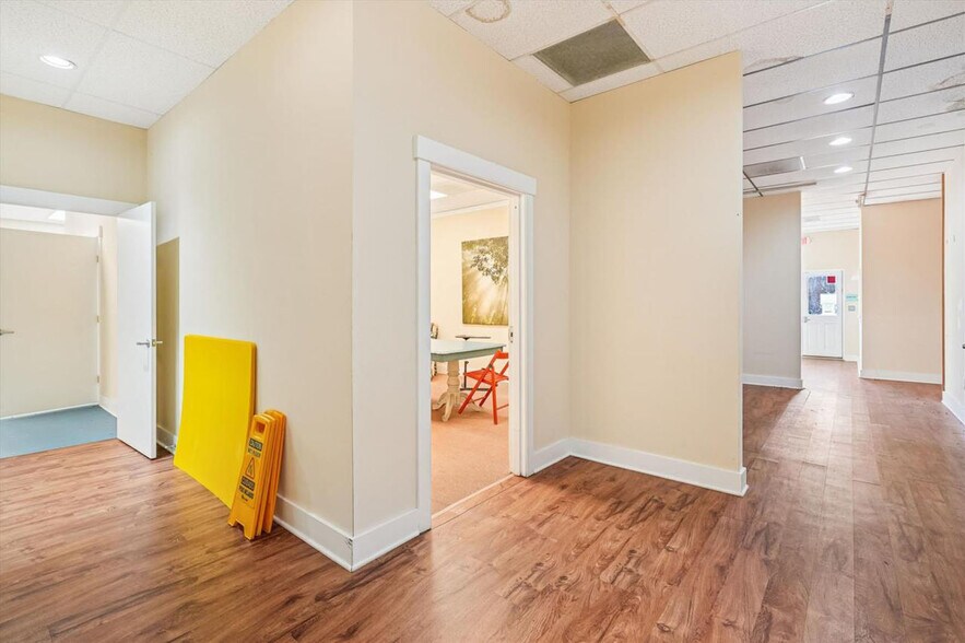 More Photos Of 113 Aileen Rd, Flint Hill Warehouse For Sale