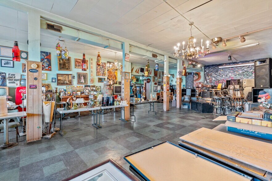 More Photos Of 2525 S Jefferson Ave, Saint Louis General Retail For Sale