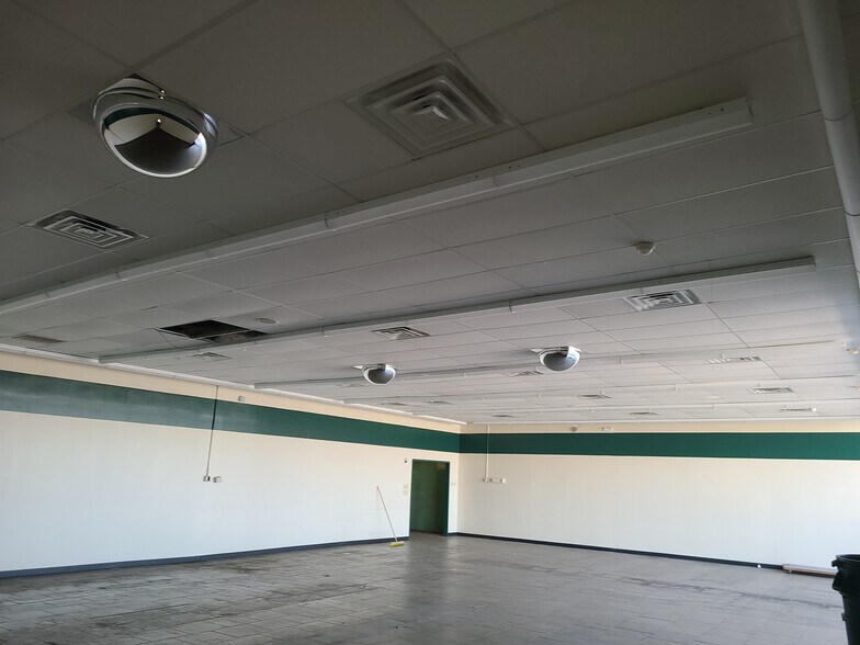 More Photos Of 1115 W Veterans Memorial Blvd, Killeen Auto Dealership For Lease