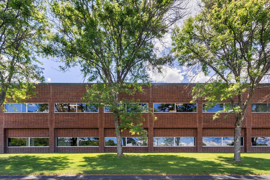 More Photos Of 295 Foster St, Littleton Flex For Lease