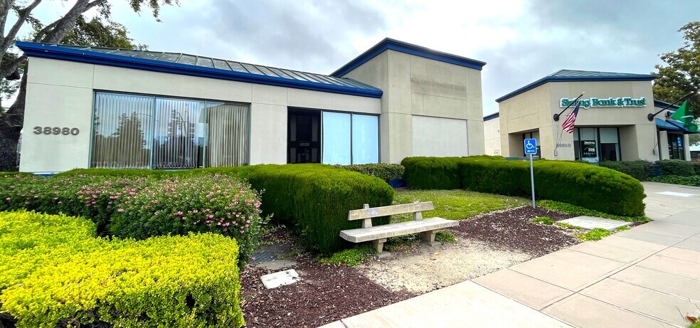 More Photos Of 38980 Paseo Padre Pky, Fremont Bank For Lease