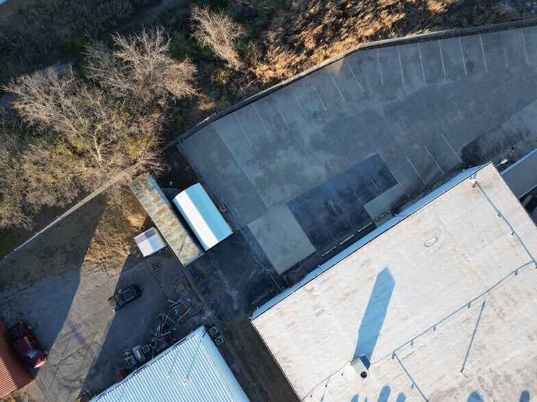 More Photos Of 6923 E 14th St, Tulsa Service For Sale