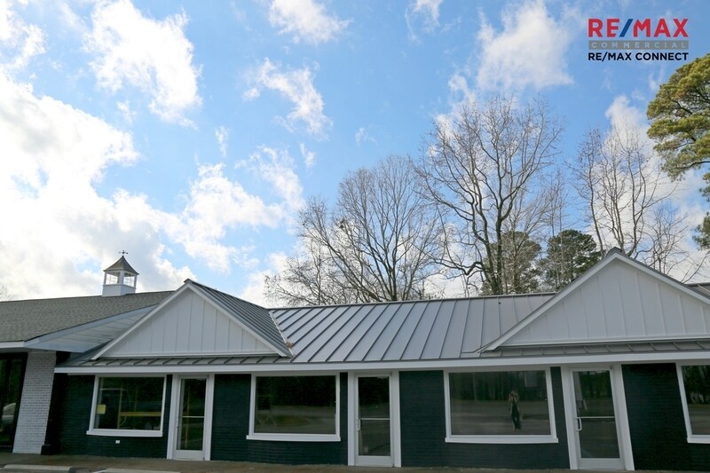 More Photos Of 2058-2090 George Washington Memorial Hwy, Gloucester Point General Retail For Sale