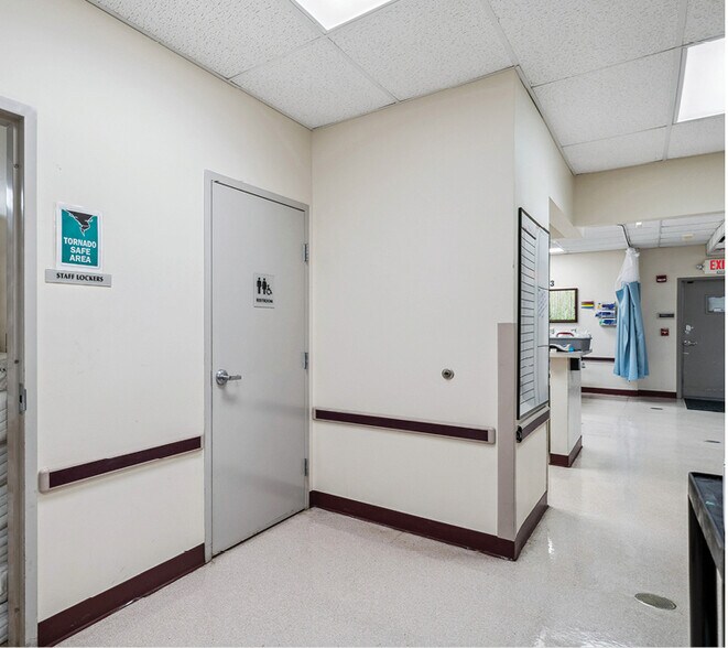 More Photos Of 2200 Union Ave, Memphis Skilled Nursing Facility For Lease