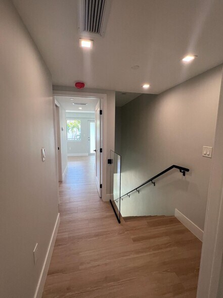 More Photos Of 511 16th St, Miami Beach Hospitality For Sale