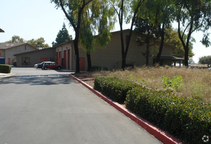 More Photos Of 6489 Calle Real, Goleta Research And Development For Lease