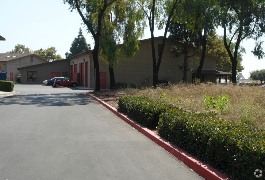 More Photos Of 6489 Calle Real, Goleta Research And Development For Lease