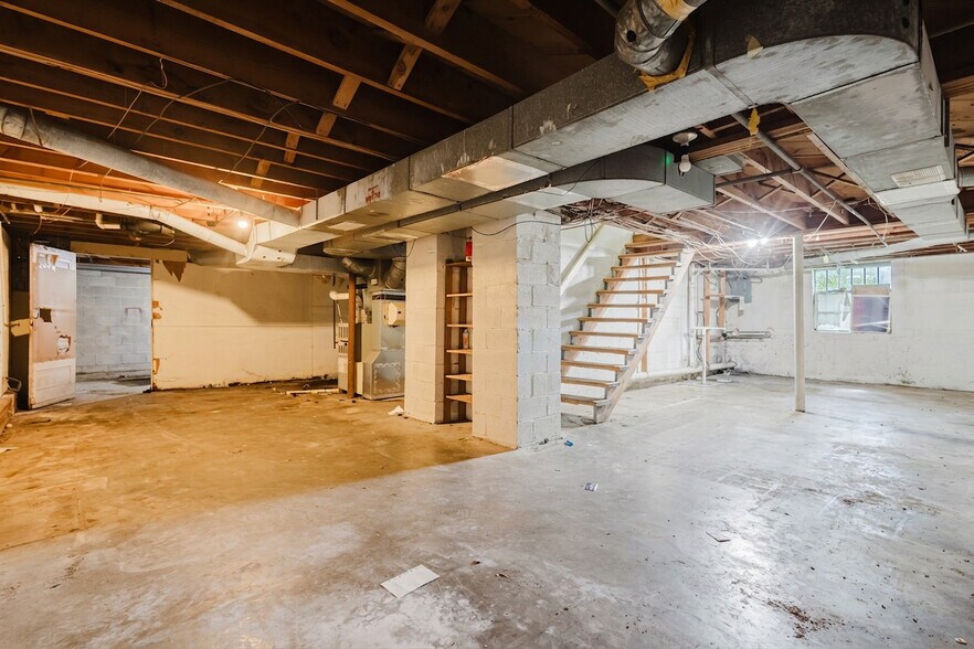 More Photos Of , Lexington Specialty For Sale