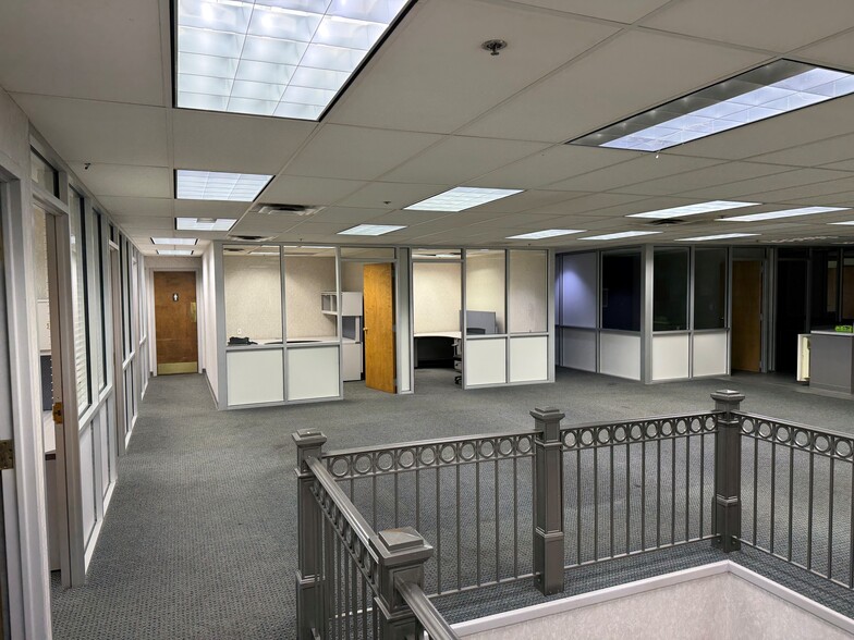 More Photos Of 7501 E Front St, Kansas City Warehouse For Sale