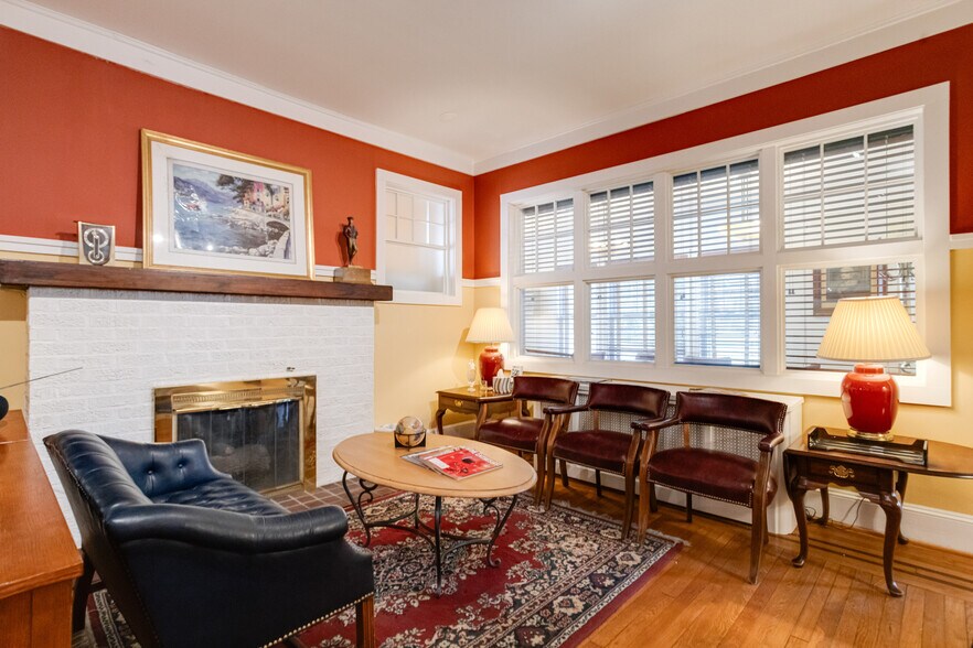 More Photos Of 407 W Pennsylvania Ave, Towson Office For Sale