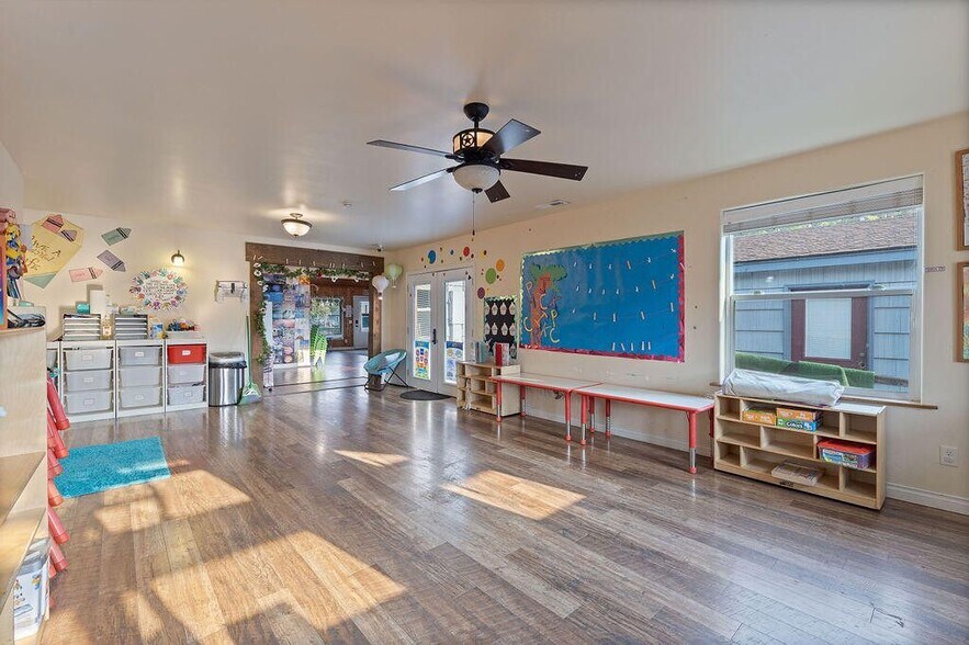 More Photos Of 119 SW 7th St, Redmond Daycare Center For Sale