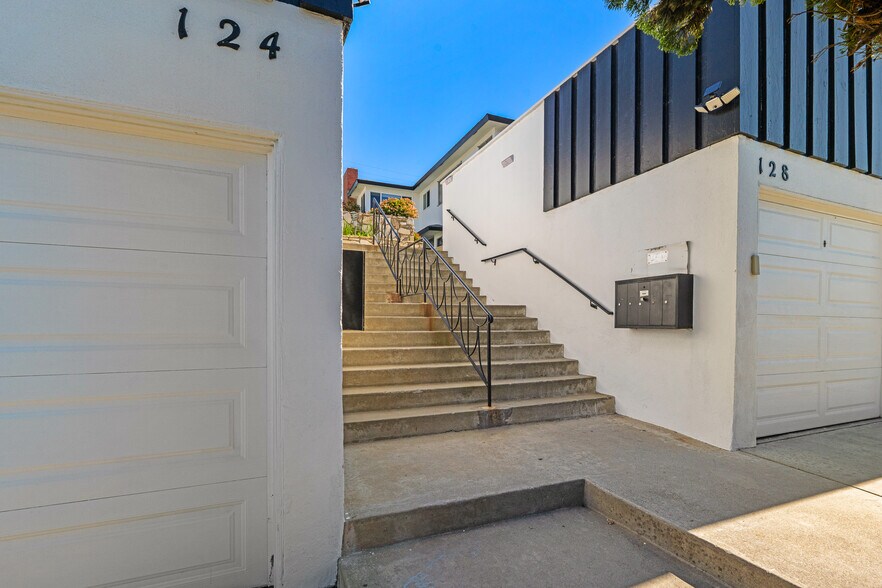 More Photos Of 124-128 Palos Verdes Blvd, Redondo Beach, Redondo Beach Apartments For Sale