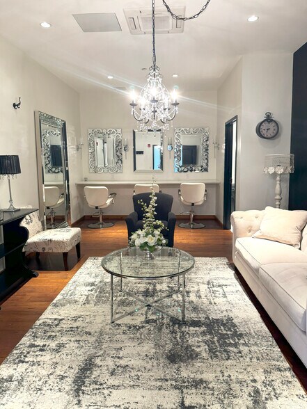 More Photos Of 1028 Blackthorne Dr, Jeannette Sports And Entertainment For Sale