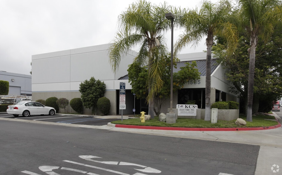 Primary Photo Of 1585 N Harmony Cir, Anaheim Warehouse For Lease