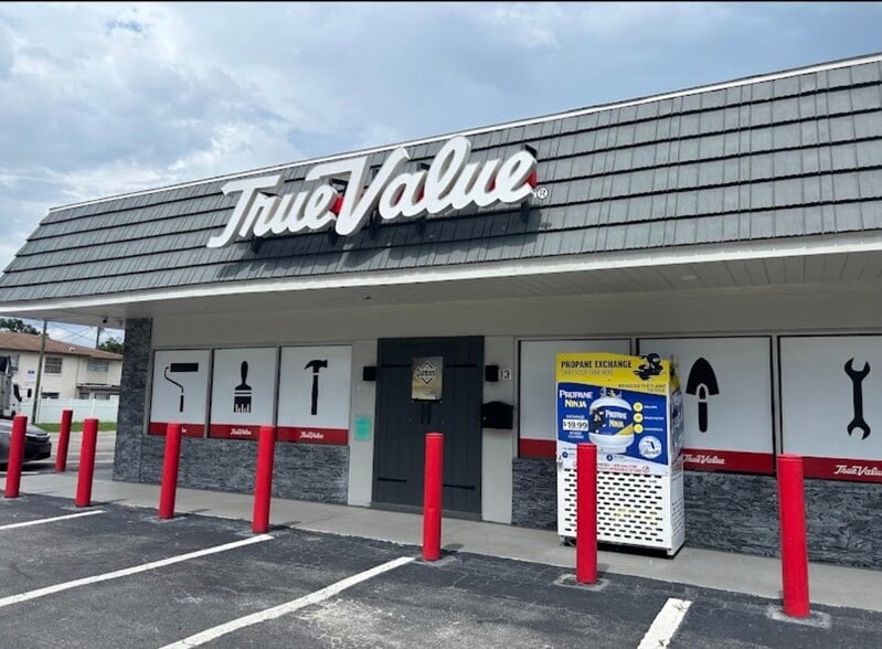 Primary Photo Of 9513 N Nebraska Ave, Tampa Industrial For Sale
