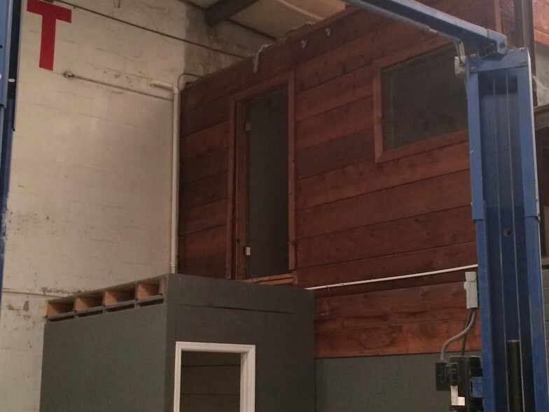 More Photos Of 8423 N Nebraska Ave, Tampa Freestanding For Sale