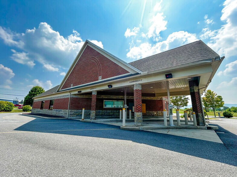 More Photos Of 122 Eagle Pt, Bellefonte General Retail For Lease
