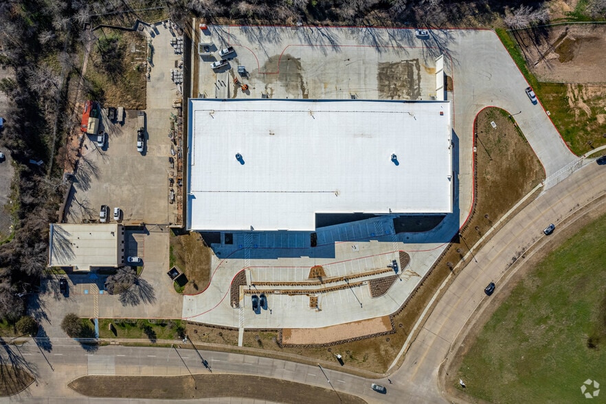 More Photos Of 1207 Farmers Rd, Grand Prairie Warehouse For Sale