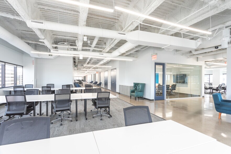 More Photos Of 2828 N Central Ave, Phoenix Coworking Space