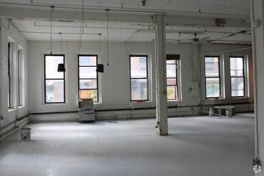 More Photos Of 119 N 11th St, Brooklyn Loft Creative Space For Lease