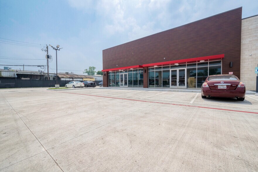 More Photos Of 7755 N Wayside Dr, Houston General Retail For Lease