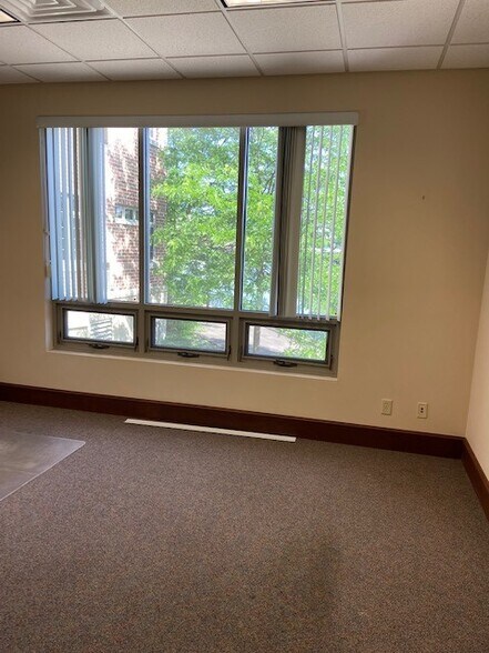 More Photos Of 145 N Commercial St, Neenah Office For Sale