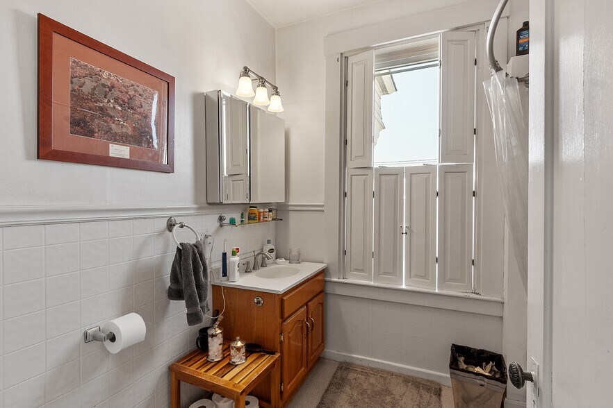 More Photos Of 58 Oliver St, Fitchburg Office Residential For Sale