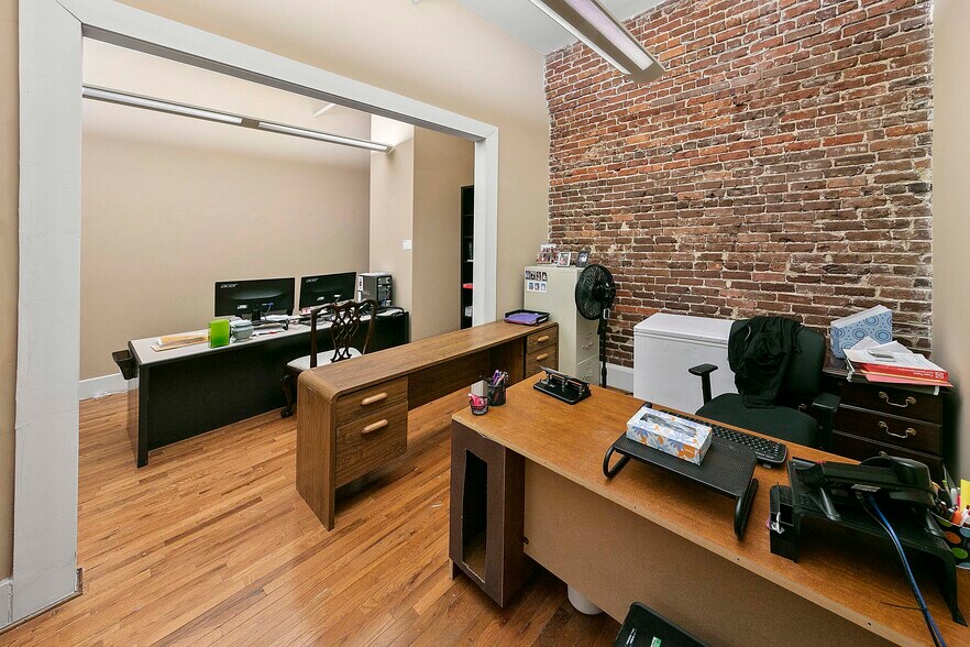 More Photos Of 418 S Gay St, Knoxville Office Residential For Sale