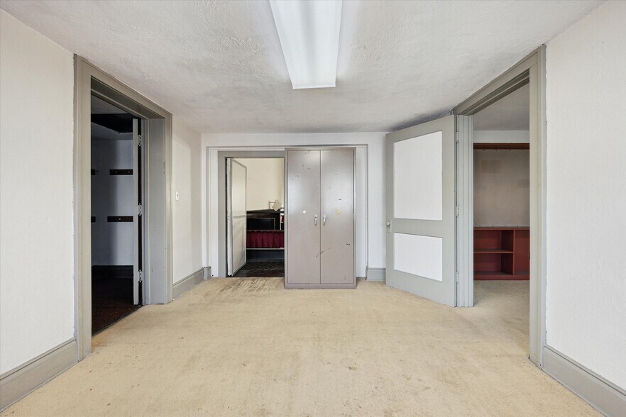 More Photos Of 725 Navarre Ave, Toledo Religious Facility For Sale