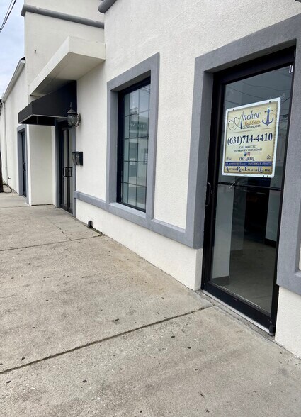 More Photos Of 90 E Main St, Patchogue Freestanding For Lease