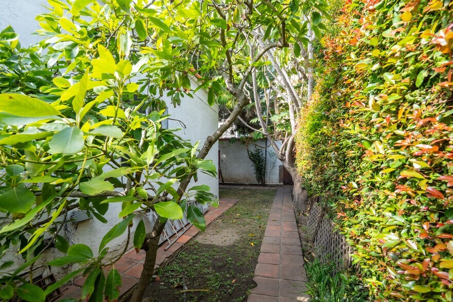 More Photos Of 1507-1509 14th St, Santa Monica Apartments For Sale