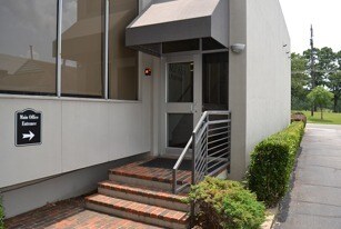 More Photos Of 5312 W Markham St, Little Rock Office For Sale
