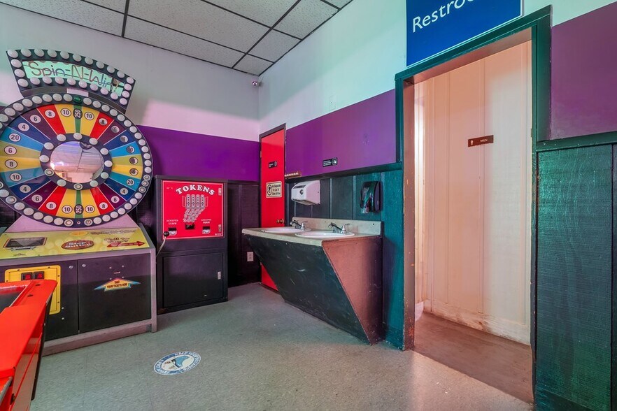 More Photos Of 21 20th St NE, Cairo Warehouse For Sale
