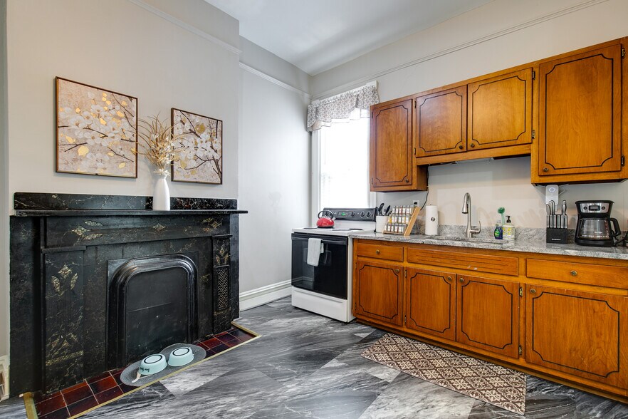 More Photos Of 1320 W Main St, Richmond Office Residential For Sale