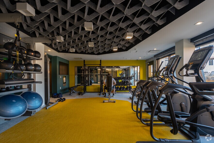 More Photos Of 52 Hanover St, Portland Apartments For Lease