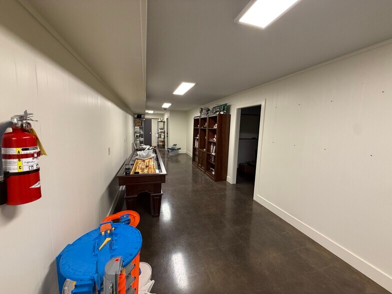 More Photos Of 3804-3806 S 2nd Ave, Birmingham Warehouse For Sale