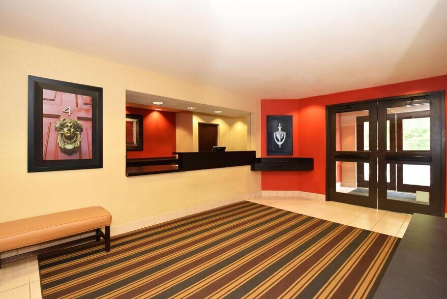 More Photos Of 572 E Beasley Rd, Jackson Hotel For Sale