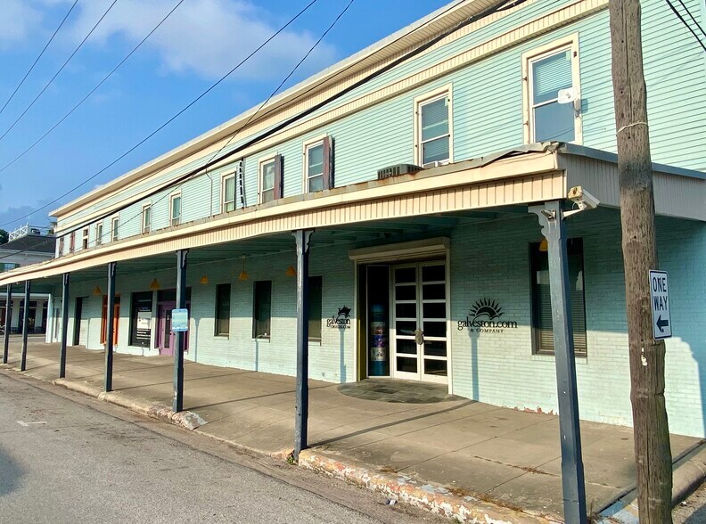 More Photos Of 523 24th St, Galveston Loft Creative Space For Sale