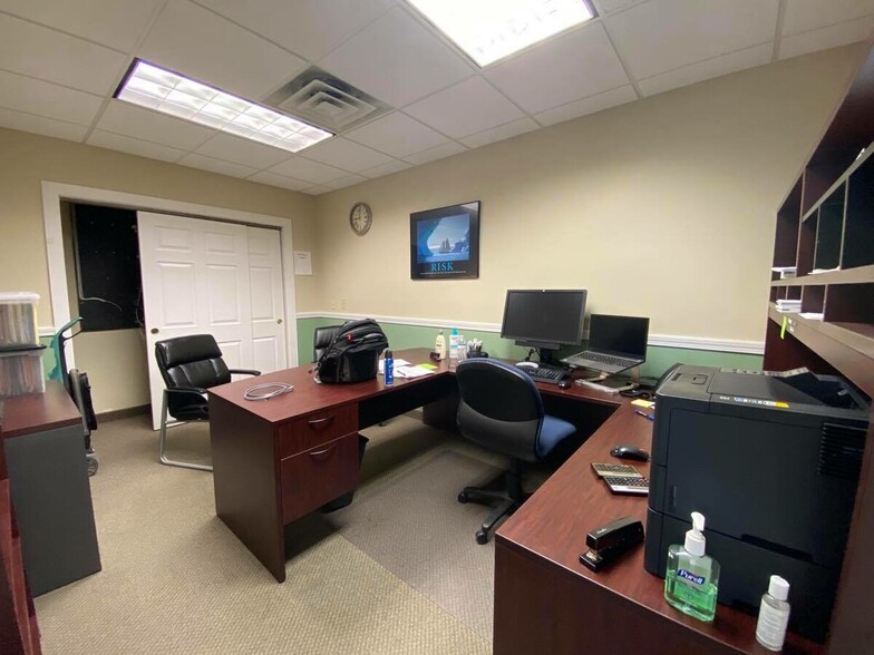 More Photos Of 172 Route 101, Bedford Office For Sale