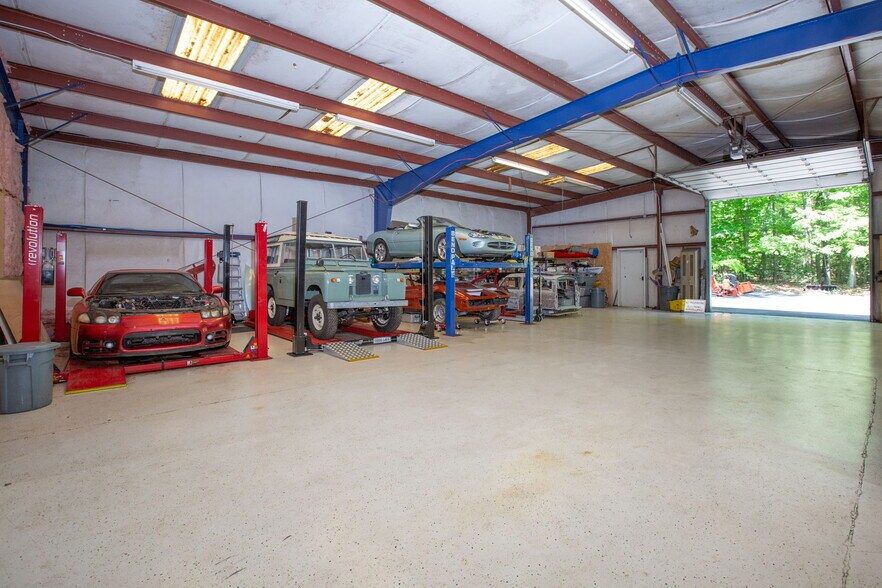 Primary Photo Of 27 Carriage Hill Ln, Fredericksburg Flex For Sale