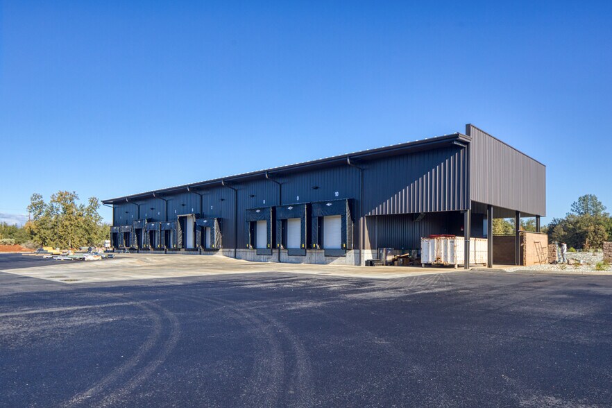 Primary Photo Of 5200 Venture Pkwy, Redding Distribution For Sale