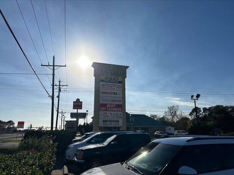 More Photos Of 2828 Highway 365, Nederland Storefront Retail Office For Lease