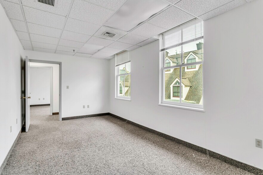 More Photos Of 23 College St, South Hadley Storefront Retail Office For Lease