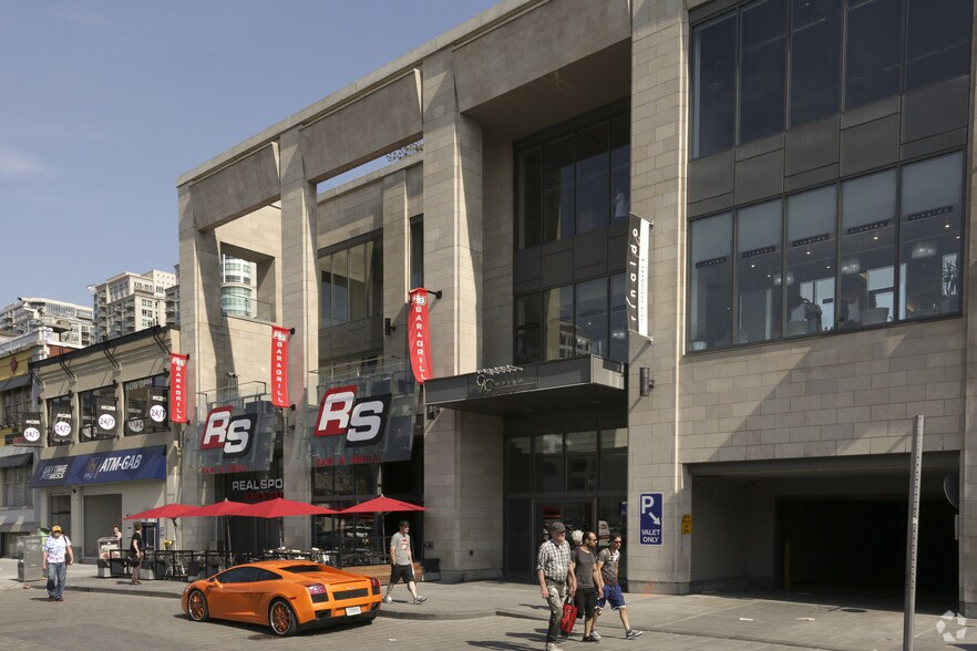 More Photos Of 135 Rideau St, Ottawa Storefront Retail Office For Lease